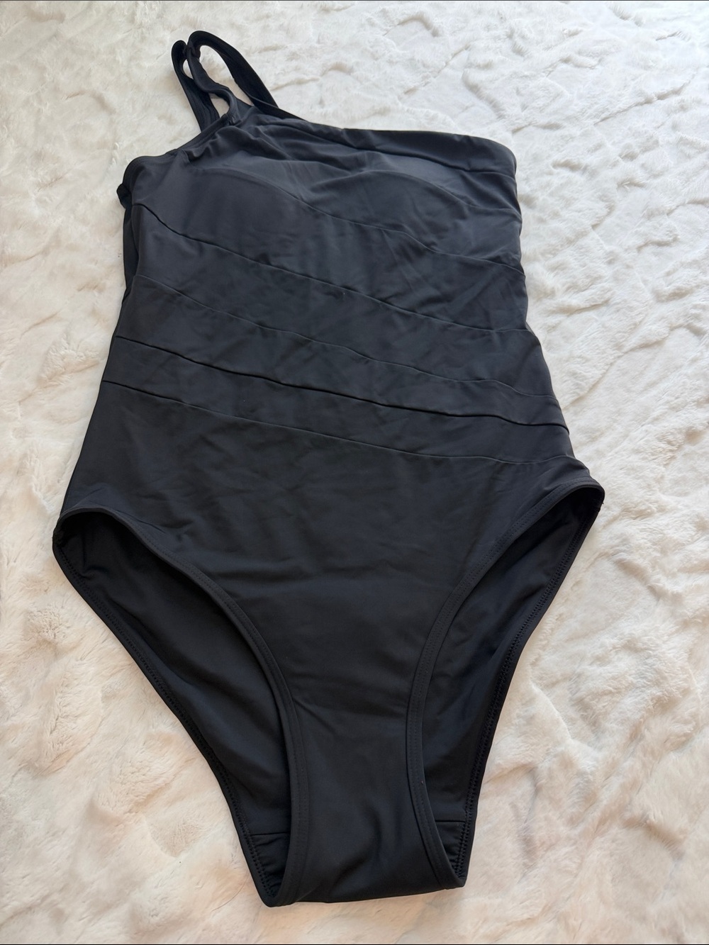 Beautikini One Shoulder Period Women’s Swimsuit Size M.